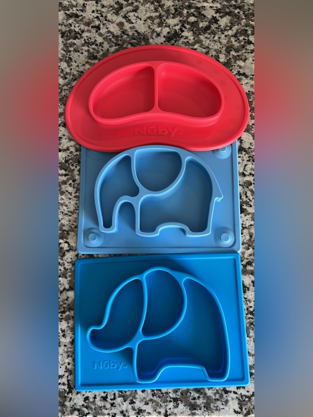 Nuby Silicone Plates x2- Red & Dark Blue